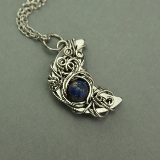 wisiory Wisiorek księżyc lapis lazuli wire wrapping półksiężyc