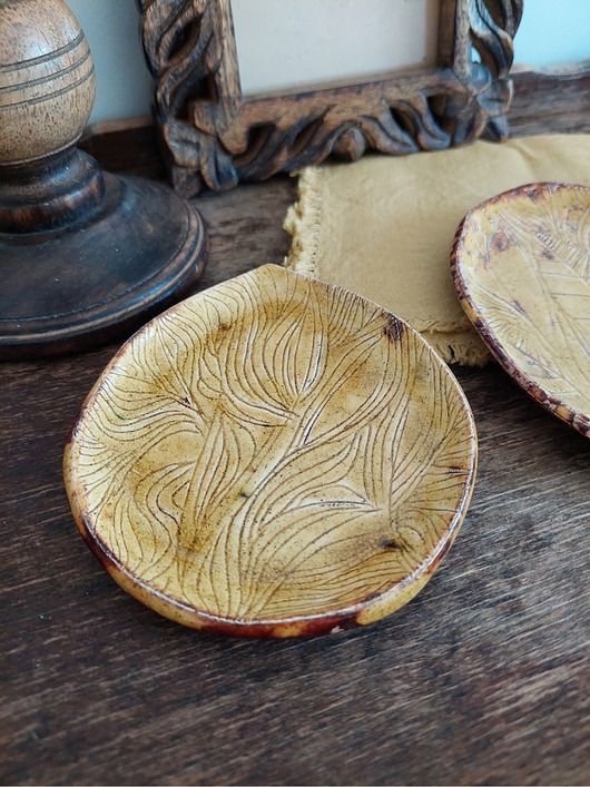 Podstawki pod kadzidełka Ceramiczna podstawka bursztynowa