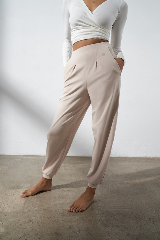 spodnie materiałowe damskie Spodnie do jogi MOONY Comfy Sweatpants - caffe latte xs/s