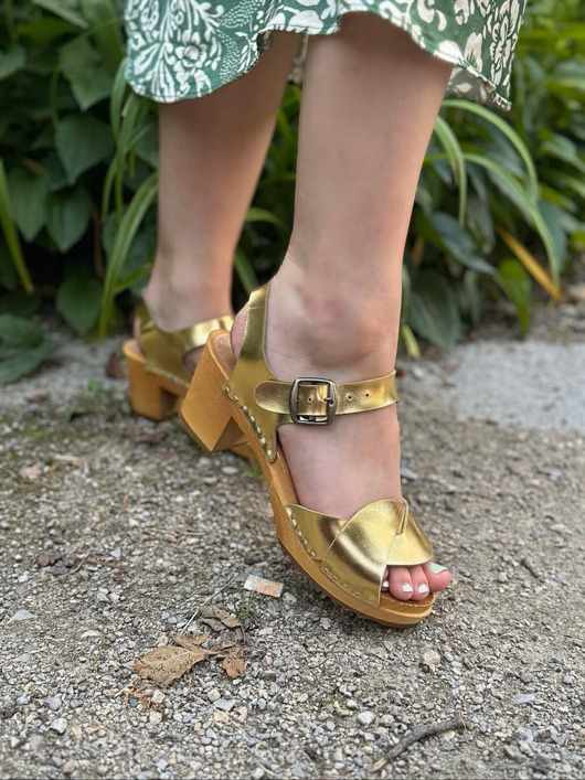 sandały i klapki damskie Drewniaki na obcasie ze skóry nubuk i drewna