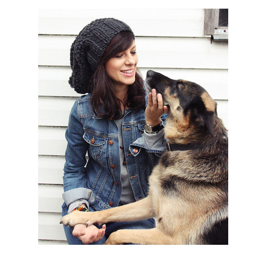 Szara czapka beanie  z pomponem  wełną Mademoiselle Patrini