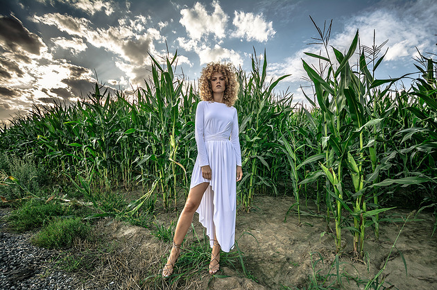 Cristina Patria Maxi White milita nikonorov