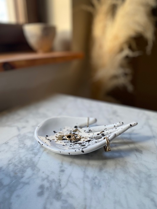 pojemniki na biżuterię Ceramiczna Podstawka  na Biżuterię Dłoń Dalmatyńczyk