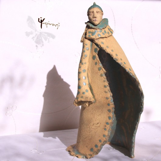 Ceramiczna rzeźba - Ona w zielone kropy w inspiracji