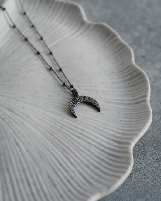 srebrne naszyjniki Magiczny naszyjnik talizman lunula księżyc srebro oksydowane