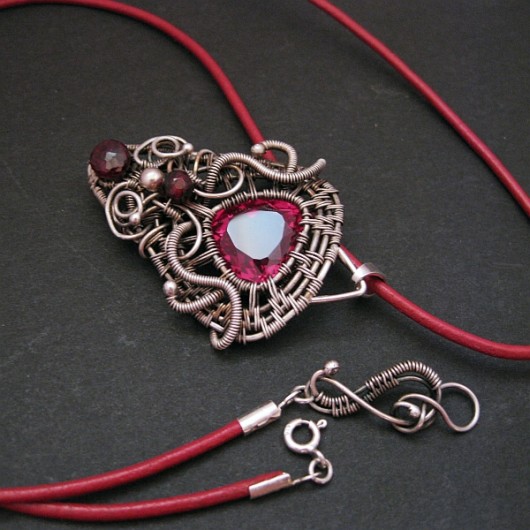 The Ruby Eye of a Truth  Almien art Studio