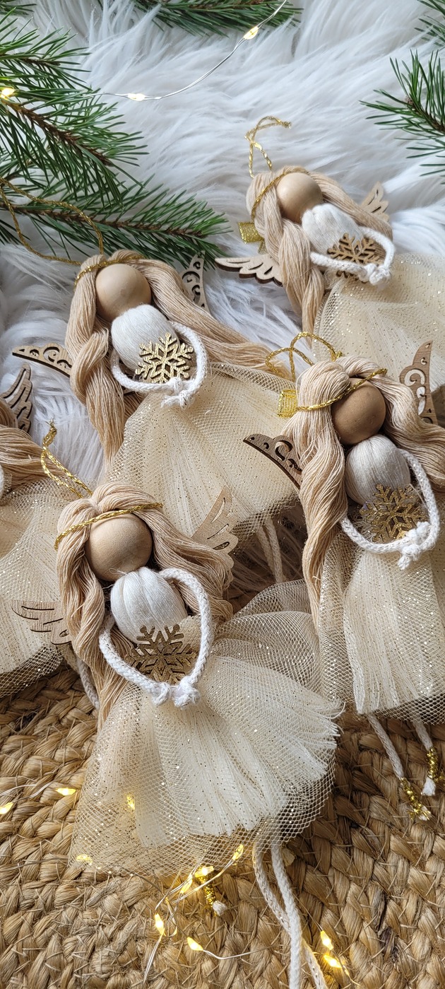 ozdoby choinkowe Świąteczny box aniołki na choinkę boho złote 5 sztuk