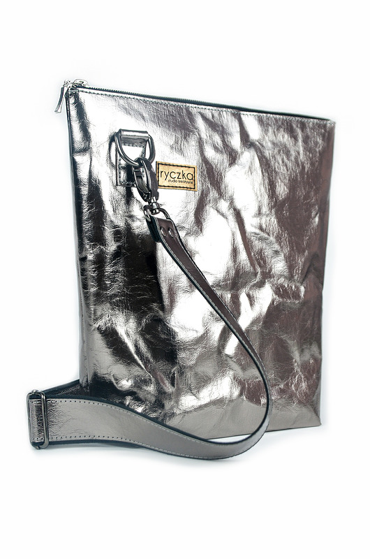 Torebka z papieru[ciemny srebrny połysk]BAG RYCZKA studio kreatywne