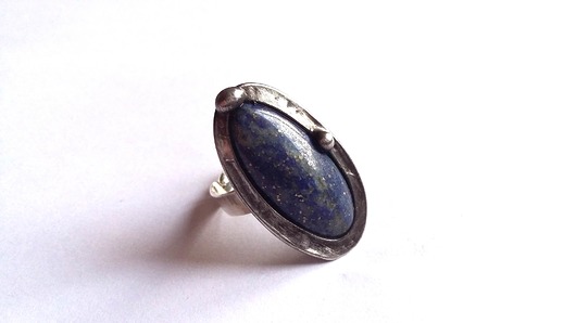 Lapis lazuli - pierścionek po drugiej stronie lustra