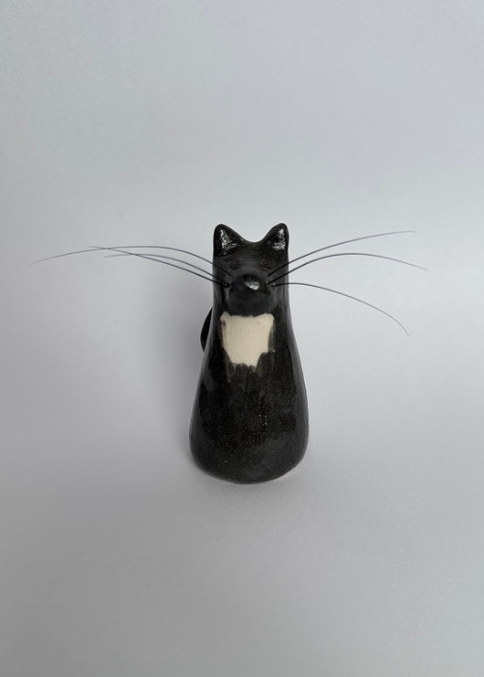 figurki i rzeźby Ceramiczny piesek na psie wąsy wibrysy