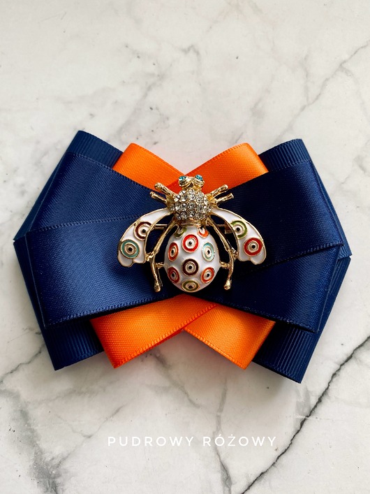 broszki Brosza z cudnym Owadem w stylu A R T