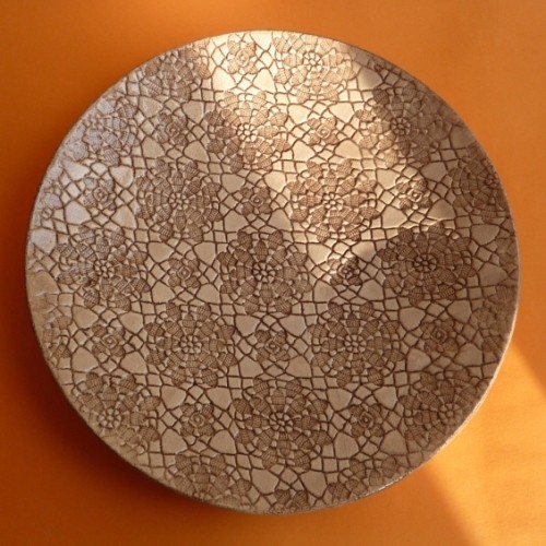w brązach pogodna pracownia ceramiczna