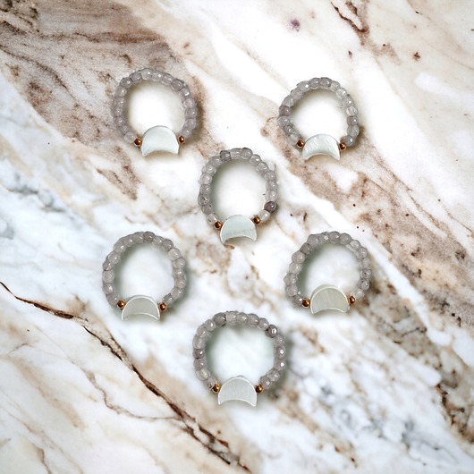 pierścionki elastyczne Pierścionek : lunula : agat szary, muszla naturalna