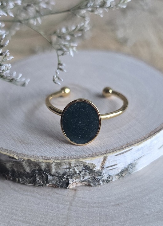 pierścionek z żywicy Złoty pierścionek jajowaty butelkowa zieleń