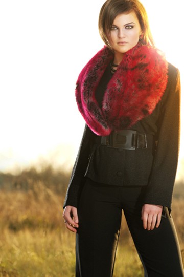 Szal futrzany FUCHSIA z kolekcji Luxury dorota woytasiewicz