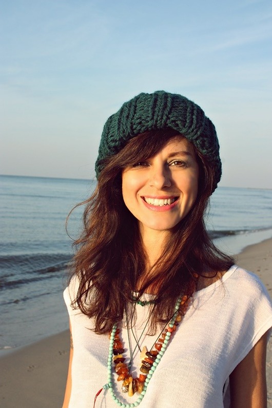 czapki damskie Czapka beanie  z wełną  leśna zieleń