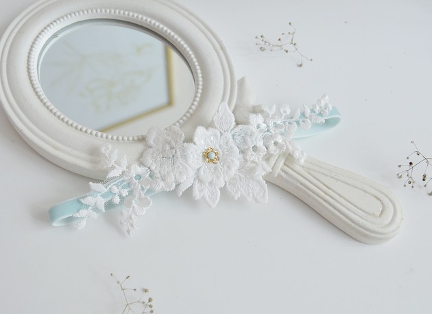 Podwiązka ivory z błękitną aksamitką  Anelis Atelier