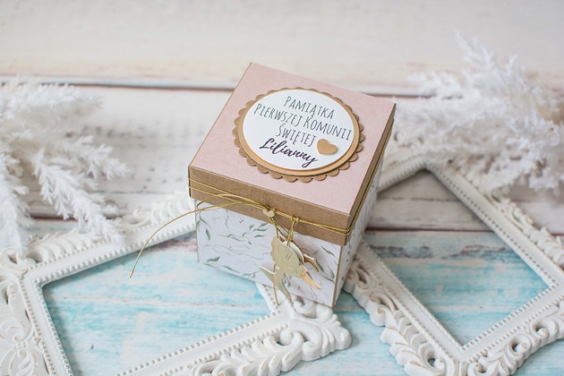 kartki scrapbooking Pamiątka Pierwszej Komunii Świętej, exploding box