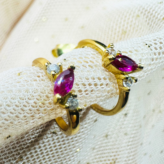 kolczyki pozłacane Złote kolczyki kółka z cyrkoniami, eleganckie sztyfty