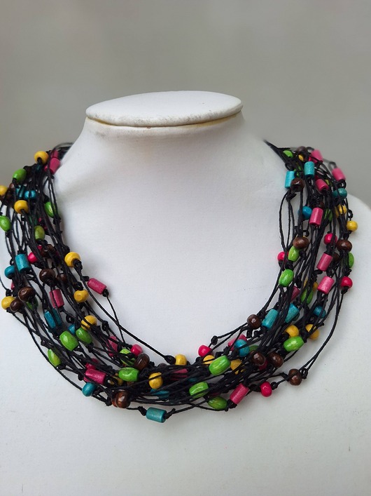 korale Naszyjnik lniany z kolorowym drewnem.Energetyczny