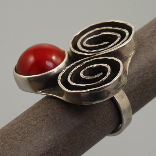 pierścionki srebrne Pierścień z koralem