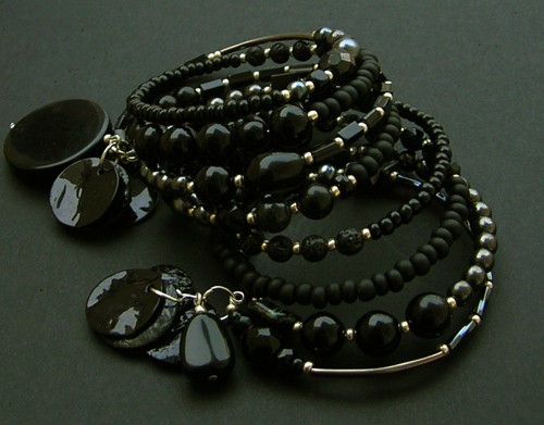 Back to black - bransoletka Buy or Die