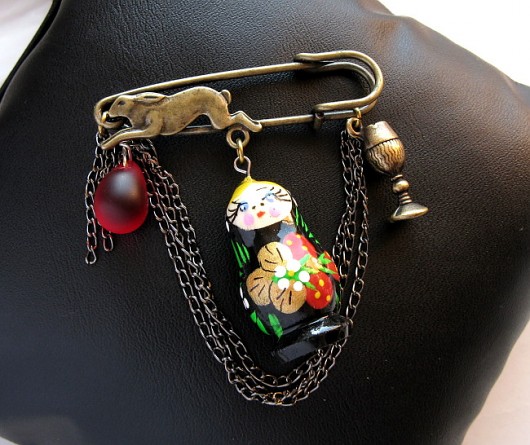 Babushka pije wino by Matusevic