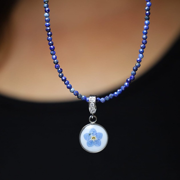 naszyjniki - inne Delikatny Lapis Lazuli z Niezapominajką