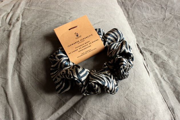 Jedwabne SCRUNCHIE gumka do włosów Upcykling VENUSS concept store