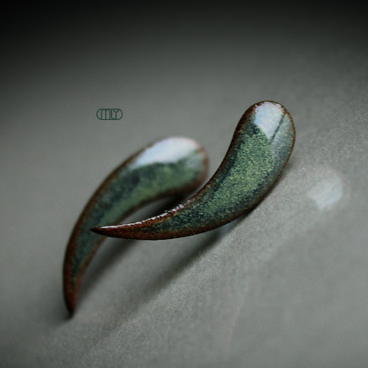 kolczyki ceramiczne Mchowe Kły /stal chirurgiczna/