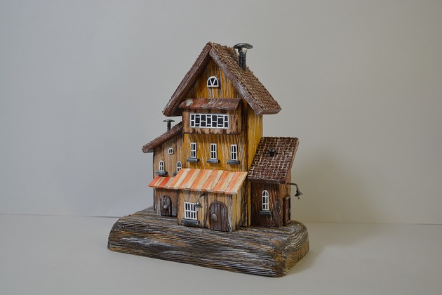 figurki i rzeźby Ręcznie robiony drewniany domek dekoracyjny, oryginalna ozdoba do domu