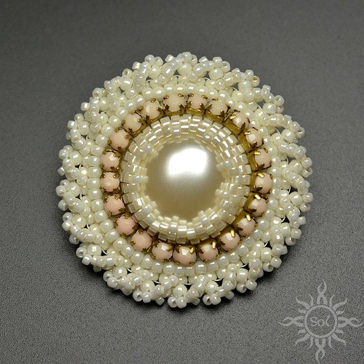 broszki Fleur de perle, broszka z perłą seashell, haft
