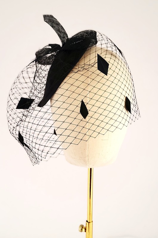 fascynatory GO AHEAD toczek z czarną woalką