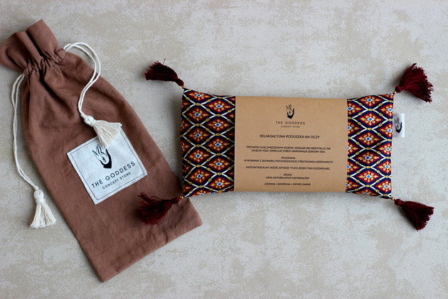 Relaksacyjna  jedwabna poduszka na oczy upcycling VENUSS concept store
