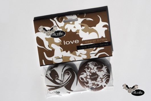 Magnesy z LOVE czekoladową abstrakcją Sowia Aleja