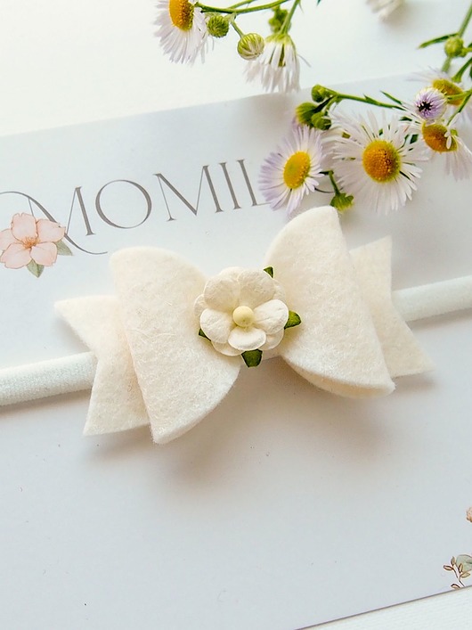 ozdoby na chrzest Opaska do włosów FLORAL BOW biała