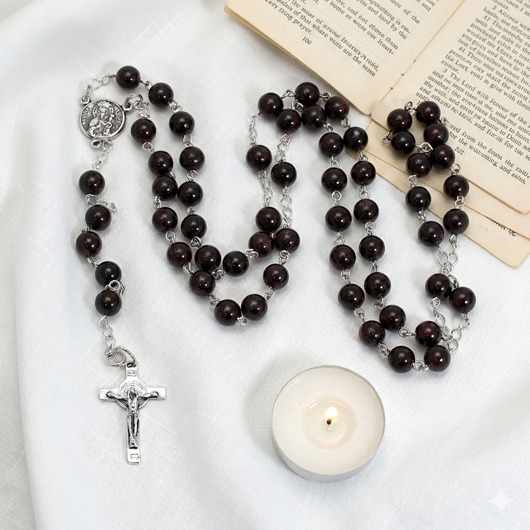 komunia - pozostałe Ręcznie robiony tradycyjny różaniec srebrny, naturalny granat 6mm, srebro 925