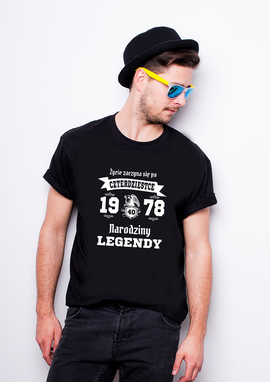 T-shirt męski czarny - ŻYCIE ZACZYNA SIĘ PO 40 AllbagAllprints
