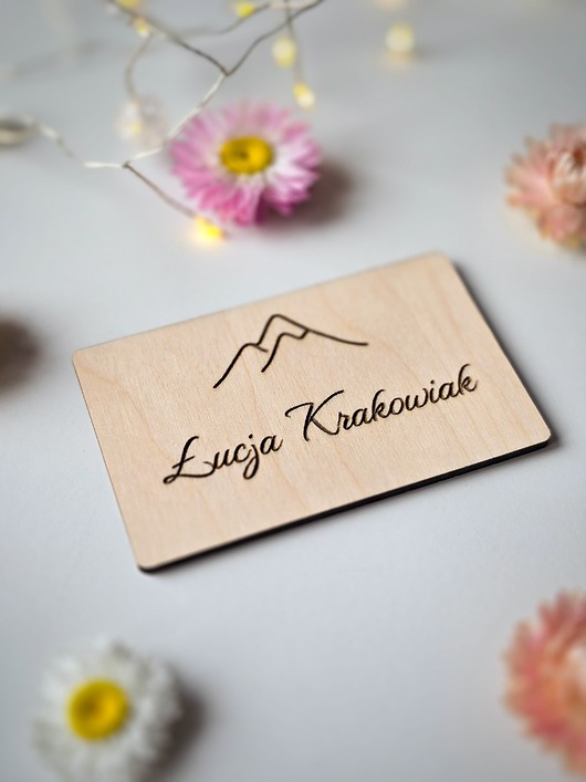 dodatki ślubne Drewniane winietki ślubne z grawerem - prostokątne z motywem gór