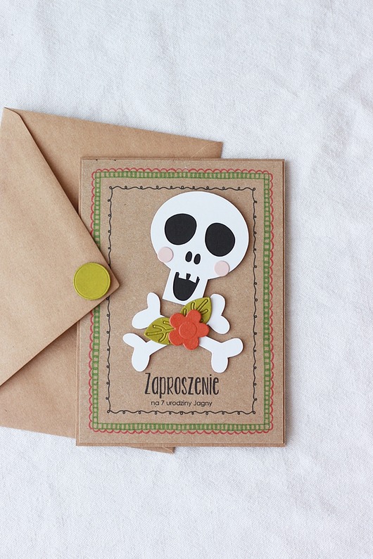 kartki scrapbooking Coco. Zaproszenia urodzinowe w klimacie Halloween