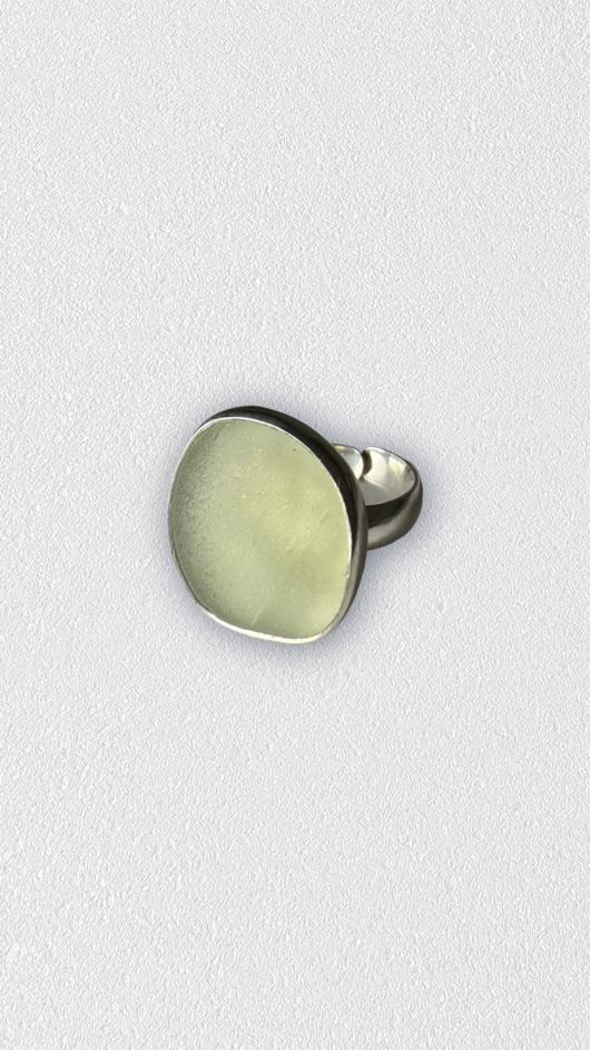 pierścionki srebrne Srebrny pierścionek regulowany ze szkłem morskim