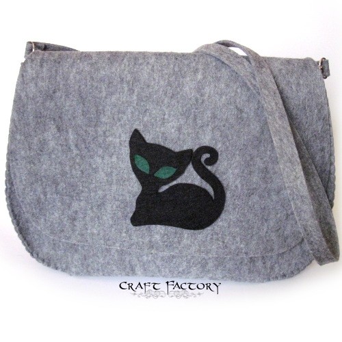 Black Kitty No 1 - listonoszka XL Craft Factory