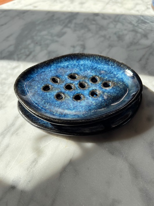 mydelniczki Ceramiczna Mydelniczka Owalna z Odpływem Granatowa Czarna