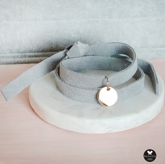 light grey ring barboleta