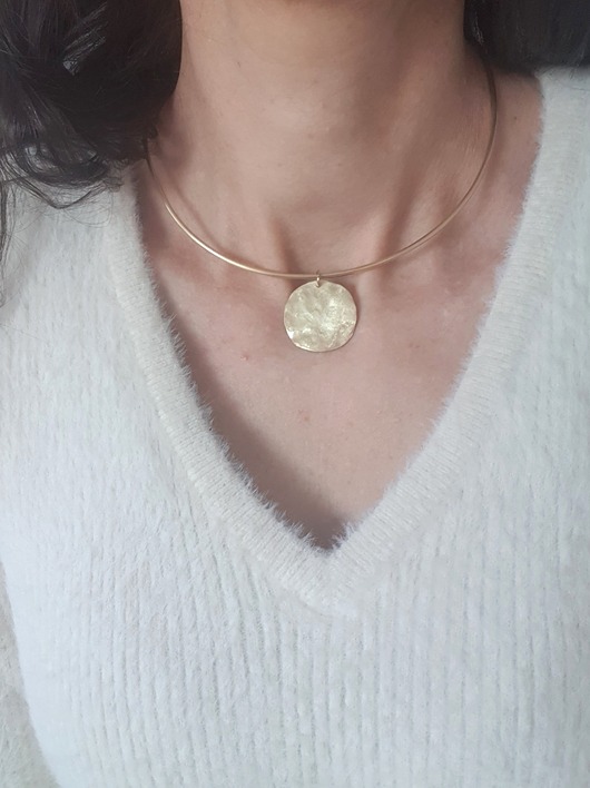 chokery Naszyjnik ZEN okrąg na obróżce z mosiądzu, młotkowany