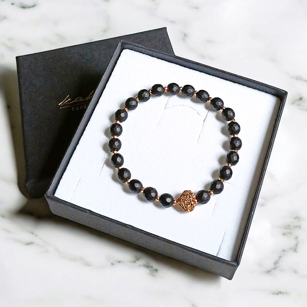 bransoletki z kamieni naturalnych Serce kanciaste : złota lawa, fasetowany onyks mat, hematyt