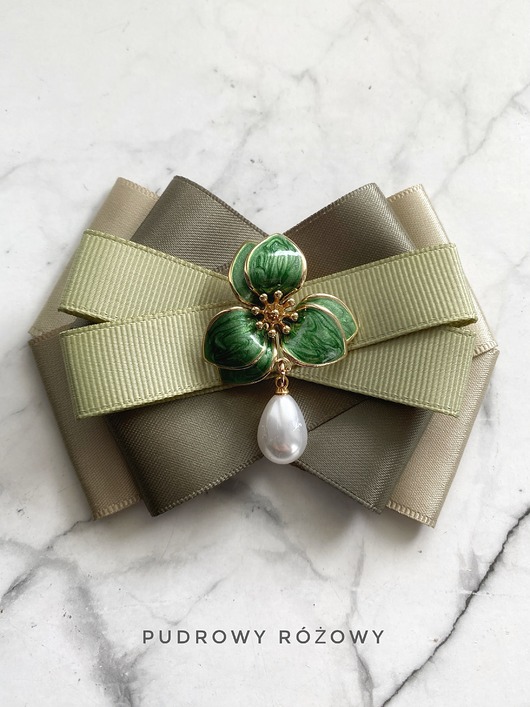 broszki Brosza z zielonym Kwiatem i perłą Nowość