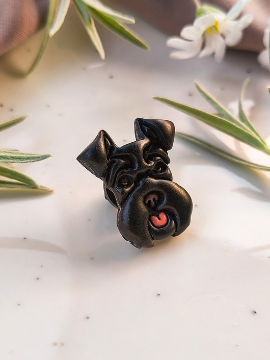 przypinki Pin piesek, przypinka z wizerunkiem psa, broszka z sznaucerem, boho