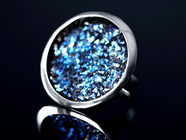 pierścionki srebrne Duży efektowny pierścionek wysadzany kryształami Swarovski