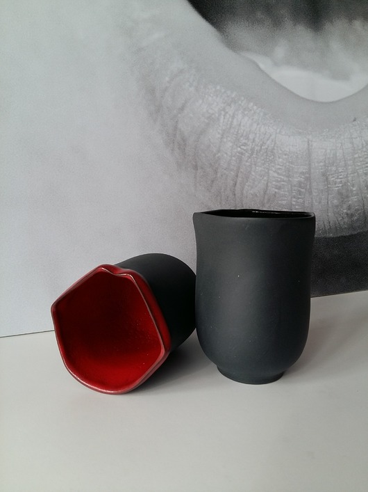 kubki i filiżanki Czerwono czarny  Kubek Usta